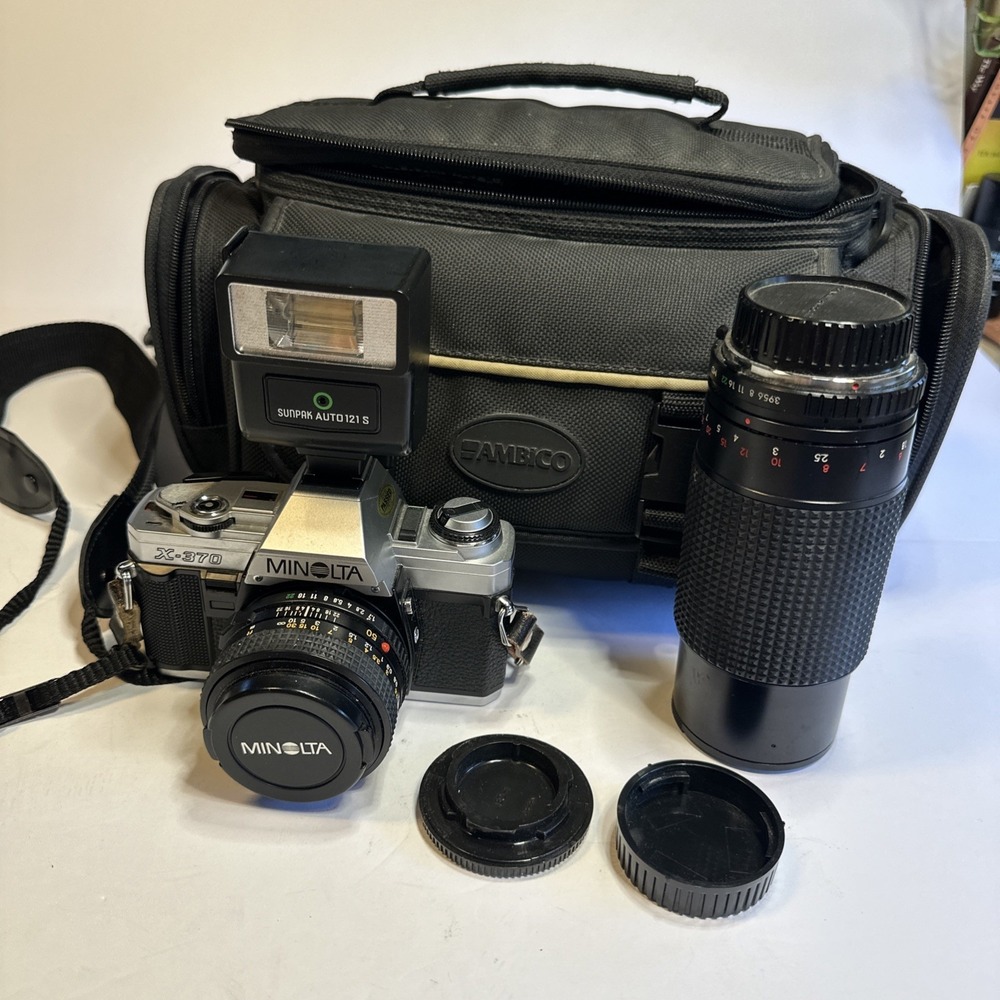Minolta x-370 35mm Camera w/Amibico Bag, 50mm Minolta Lens F80-200 Zoom UNTESTED